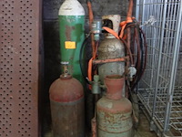 Snijbrander met gasflessen