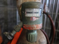 Snijbrander met gasflessen - afbeelding 2 van  3