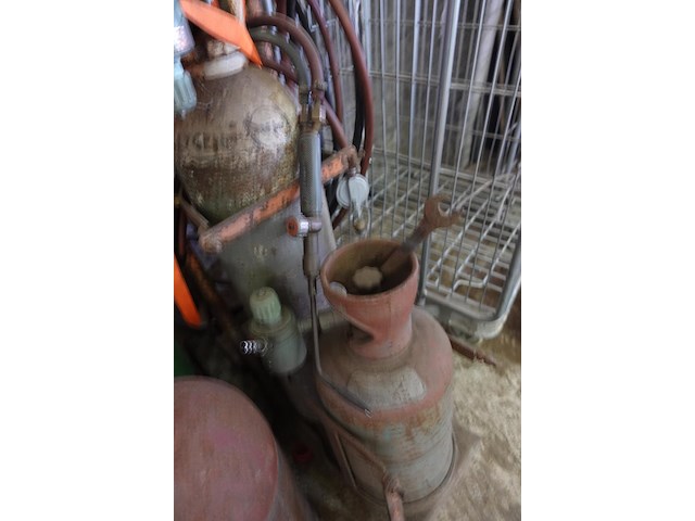 Snijbrander met gasflessen - afbeelding 3 van  3