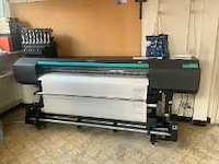 Snijmachine vector, naaimachines, knopenaanzetmachines, overlockers, garen en stoffen