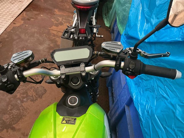 Soco,super ts limited ts1 elektrische scooter - afbeelding 4 van  6