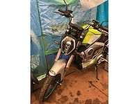 Soco,super ts limited ts1 elektrische scooter - afbeelding 2 van  6