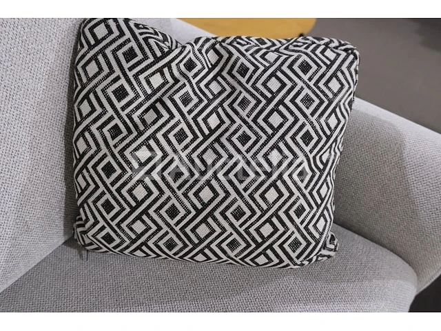 Sofa - afbeelding 3 van  8