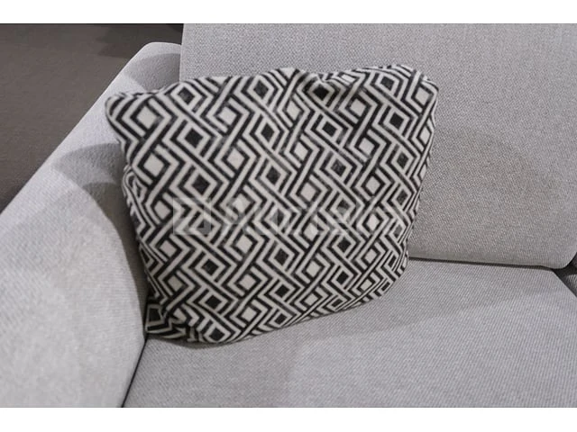 Sofa - afbeelding 2 van  7
