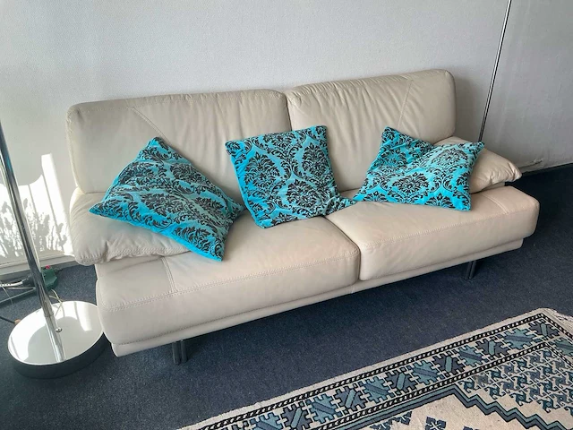 Sofa - afbeelding 2 van  6