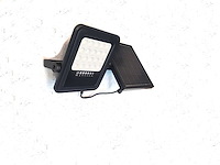 Solar 500 lumen led breedstraaler met remote (6x) - afbeelding 8 van  10