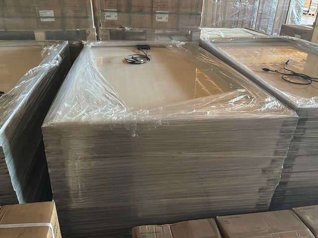 Solarwatt m220-60-gts ak zonnepaneelset - 34-delige pallet - afbeelding 1 van  5