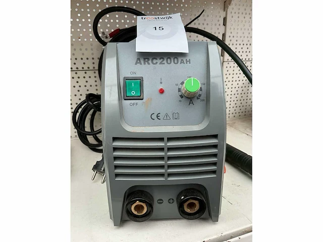 Soldatech arc 200 ah draagbaar elektrode lasapparaat - afbeelding 1 van  2