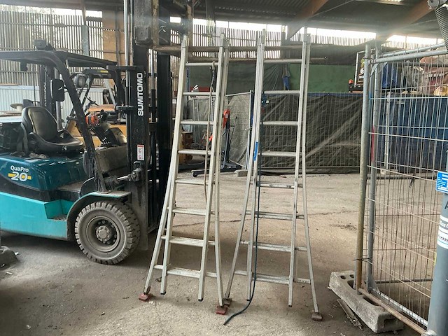 Solide 2x8 2 delige schuifladder (2x) - afbeelding 1 van  4