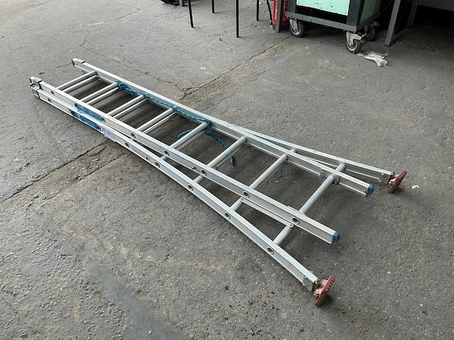 Solide 2x8 aluminium schuifladder - afbeelding 1 van  4