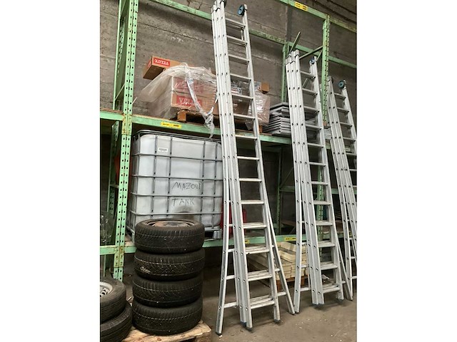 Solide 3-delige uitschuifbare ladder - afbeelding 1 van  6