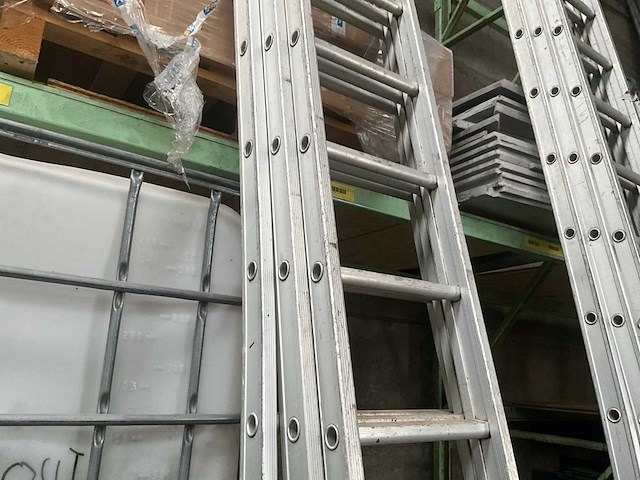 Solide 3-delige uitschuifbare ladder - afbeelding 3 van  6