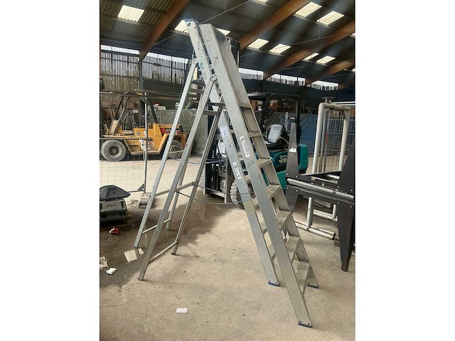 Solide aluminium diverse trapladder (2x) - afbeelding 1 van  4