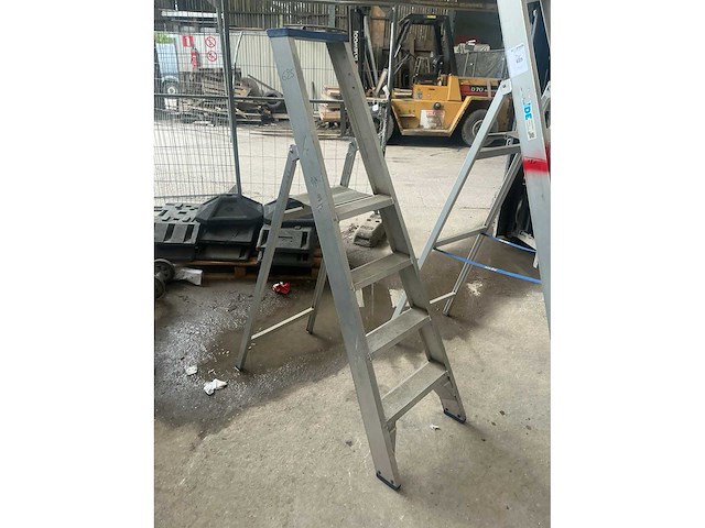 Solide aluminium diverse trapladder (3x) - afbeelding 3 van  4