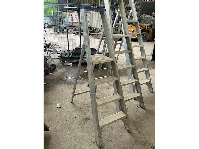 Solide aluminium diverse trapladder (3x) - afbeelding 2 van  9