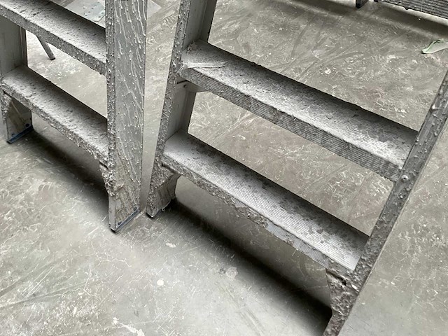 Solide aluminium trap (2x) - afbeelding 4 van  5