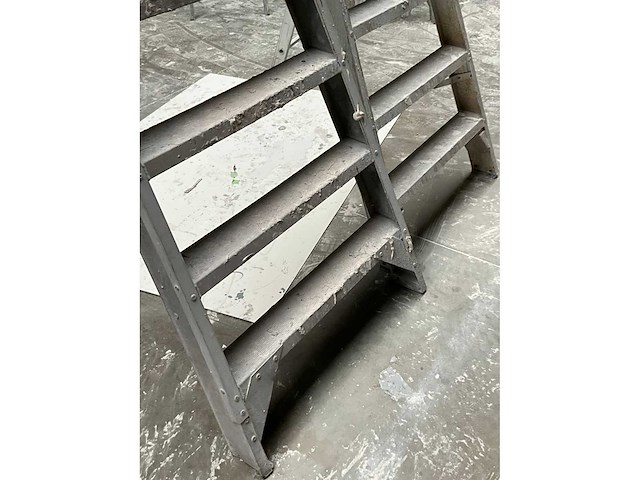 Solide aluminium trap (2x) - afbeelding 4 van  5