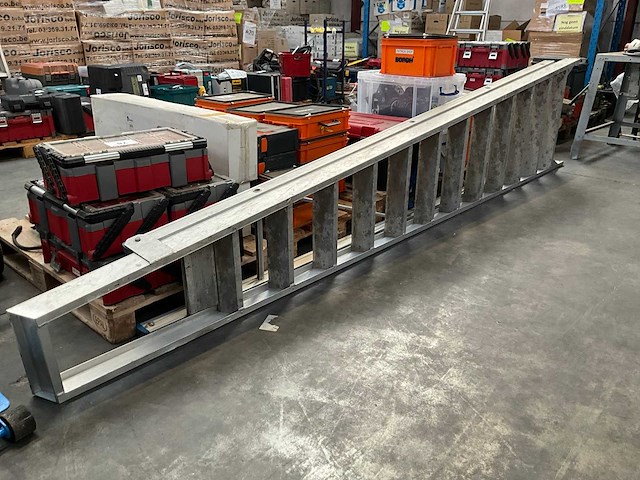 Solide aluminium trap - afbeelding 1 van  6