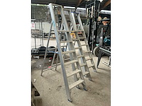 Solide aluminium trapladder (3x) - afbeelding 1 van  4