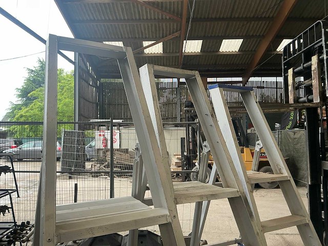 Solide aluminium trapladder (3x) - afbeelding 3 van  4