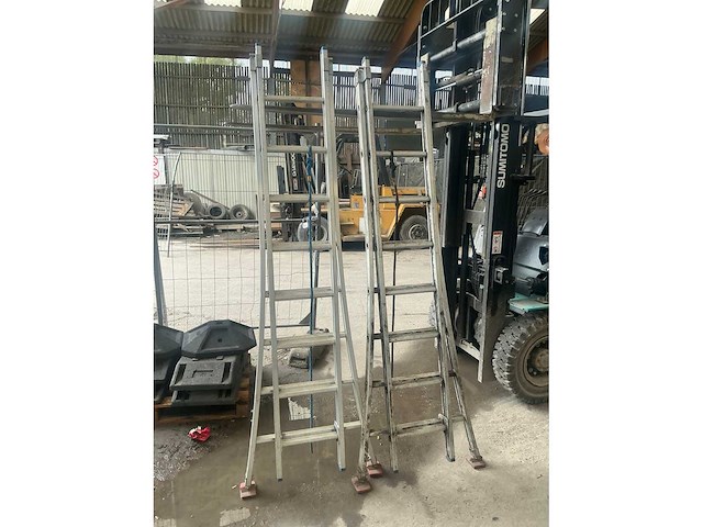 Solide c 2x8 aluminium schuifladder (2x) - afbeelding 1 van  6