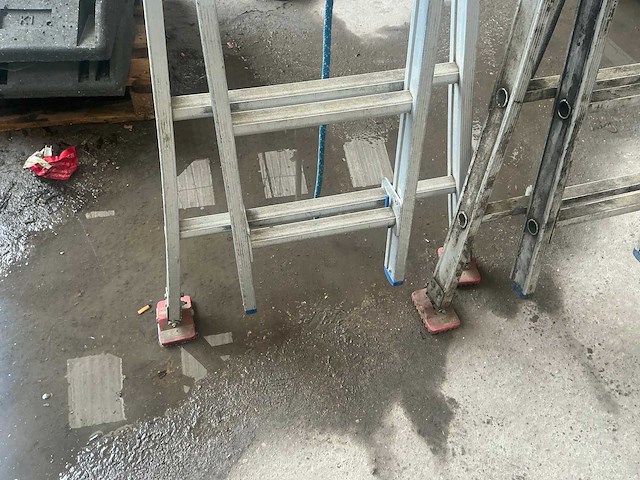 Solide c 2x8 aluminium schuifladder (2x) - afbeelding 1 van  5