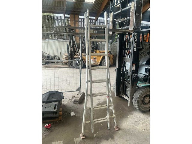 Solide c 2x8 aluminium schuifladder - afbeelding 1 van  3