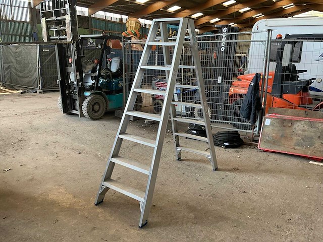Solide dt 8 trapladder - afbeelding 1 van  4