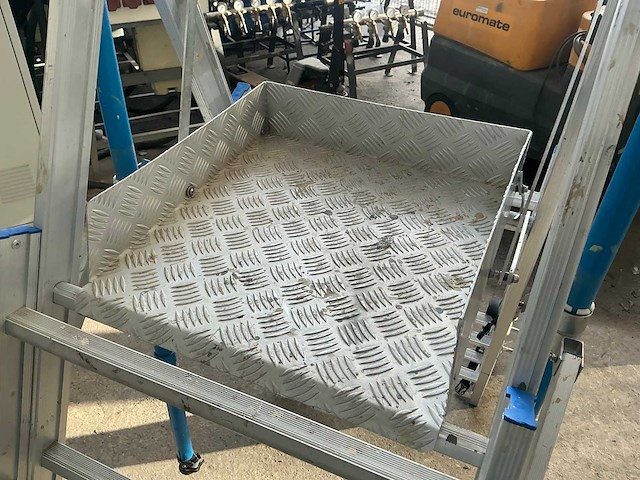 Solide pir0406 opvouwbare uitschuifbare bordesladder - afbeelding 3 van  7