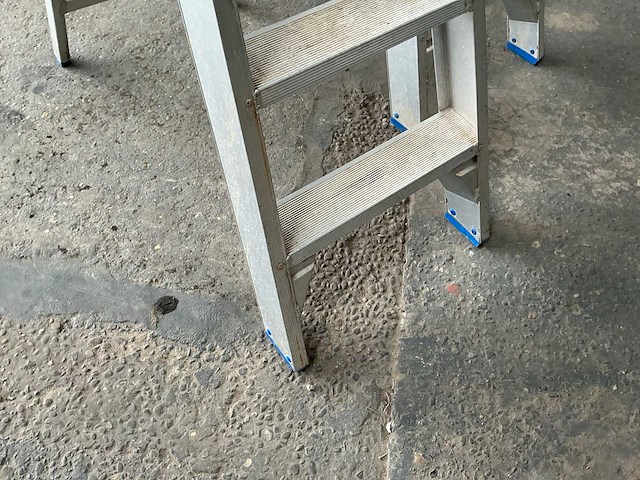Solide pt 4 aluminium trapladder (2x) - afbeelding 2 van  6