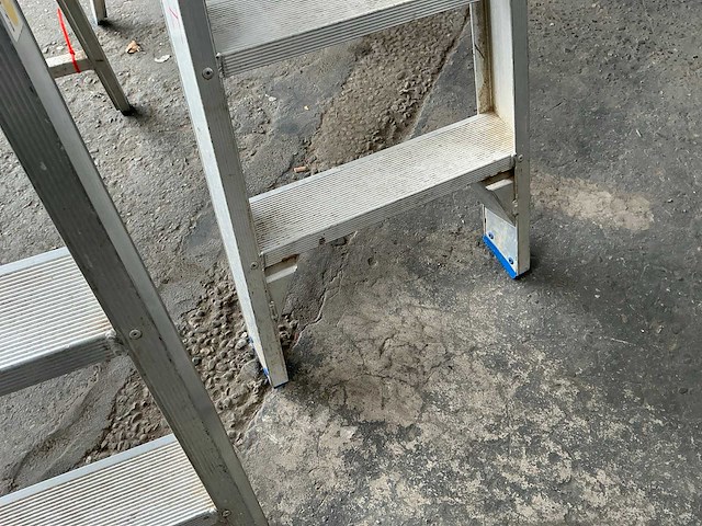 Solide pt 4 aluminium trapladder (2x) - afbeelding 3 van  6
