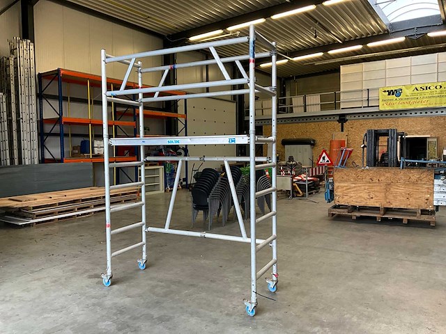 Solide rolsteiger - afbeelding 1 van  8