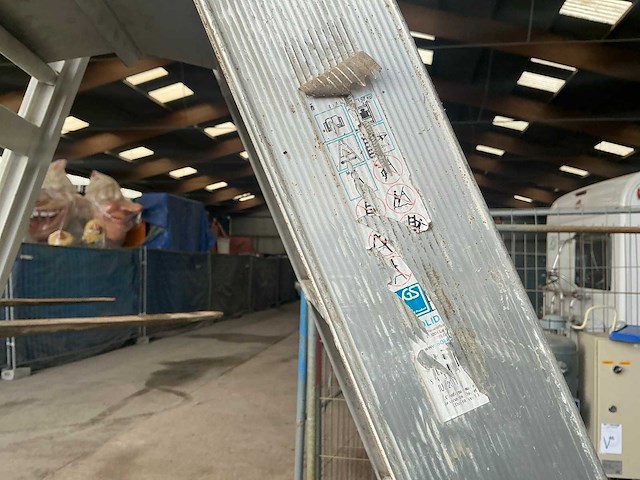 Solide trapladder - afbeelding 4 van  4