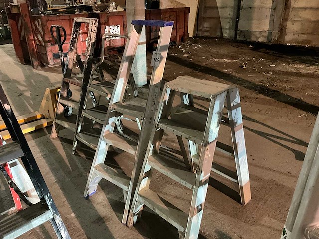 Solide vouwladder (4x) - afbeelding 2 van  2