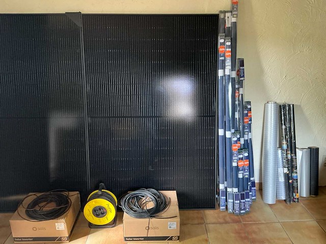 Solis stekker zonnepanelen 700w zonnepaneel set - afbeelding 1 van  3