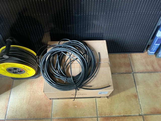Solis stekker zonnepanelen 700w zonnepaneel set - afbeelding 2 van  3