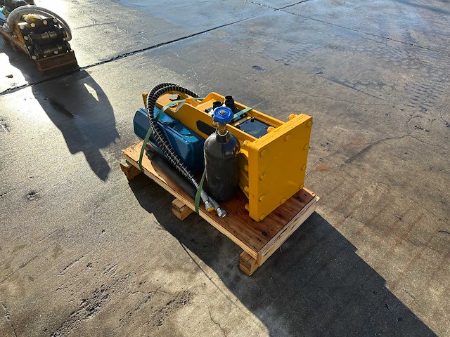 Solmek - 2024 - hm-150 - hydraulische hamer - afbeelding 4 van  8