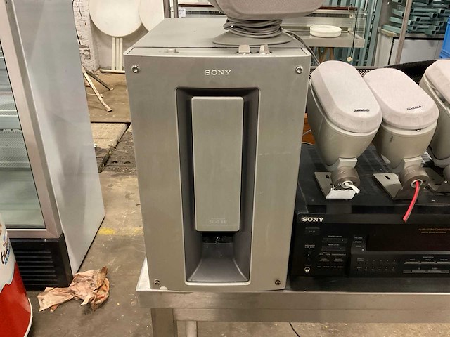 Sony - technicus muziek installatie met boxen ((5) - afbeelding 11 van  16