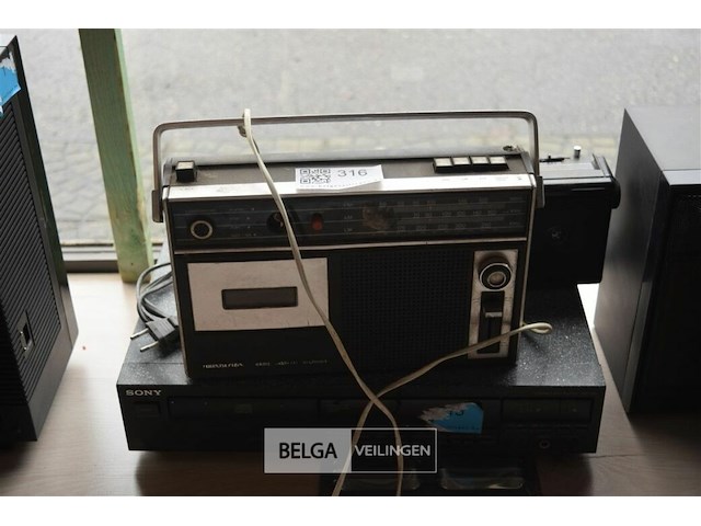Sony compact disk en 2 radio - afbeelding 1 van  7