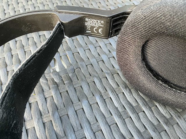 Sony draadloze hoofdtelefoon met zender – werkend – niet nieuw - afbeelding 4 van  5