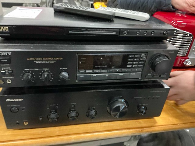 Sony en pioneer diverse versterkers (2x) - afbeelding 1 van  3