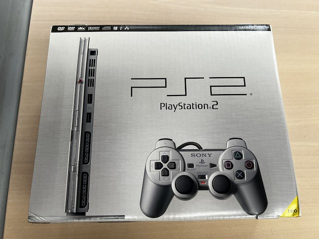 Sony playstation 2 met spelletjes - afbeelding 2 van  9