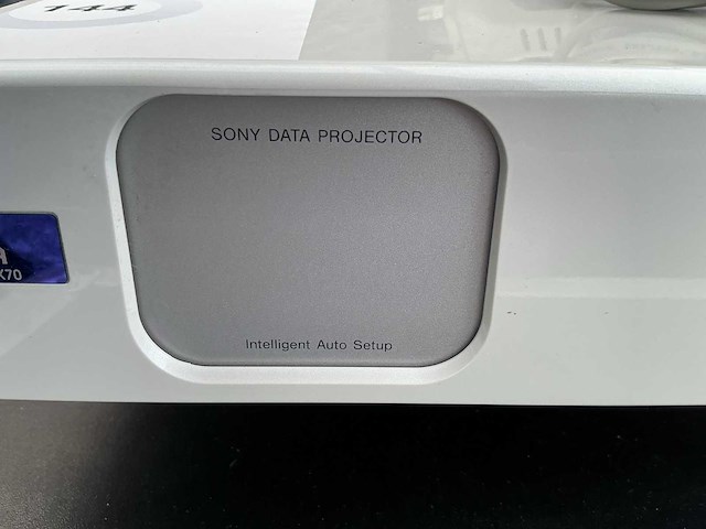 Sony vpl-cx70 beamer met plafond beugel - afbeelding 2 van  2