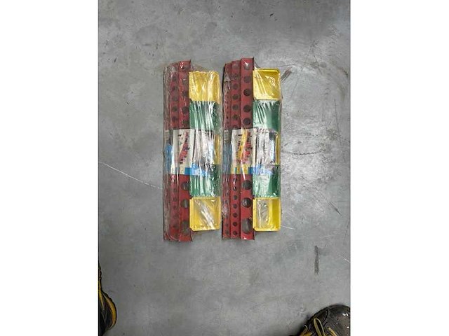 Sorteerbakjes schroeven - various contractor materials - afbeelding 1 van  2