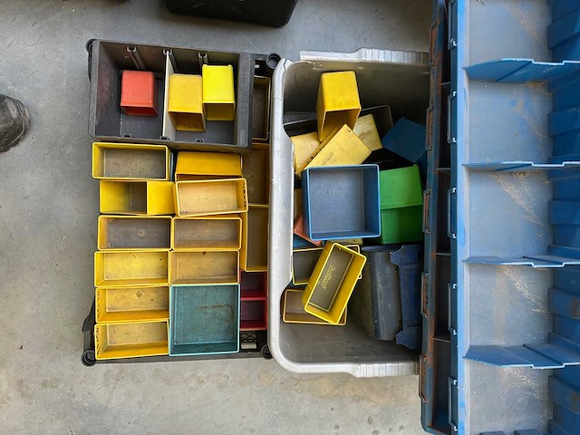 Sorteerbakjes schroeven - various contractor materials - afbeelding 2 van  2