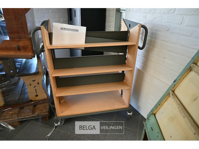 Sorteerkar bibliotheek - afbeelding 2 van  5