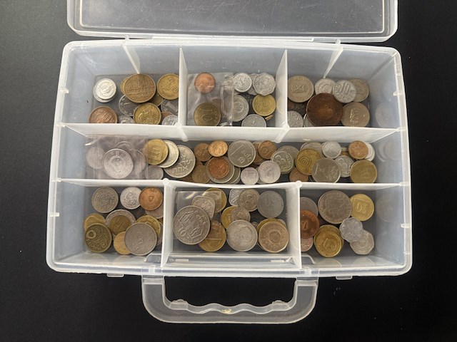 Sorteerkoffer met diverse munten - afbeelding 1 van  5