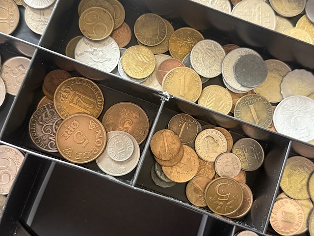 Sorteerkoffer met diverse munten - afbeelding 8 van  8