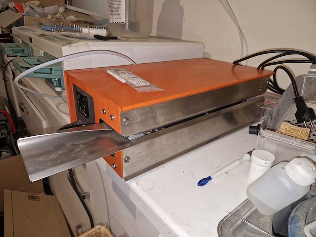 Soudeuse de table howa - various medical equipment - afbeelding 1 van  2