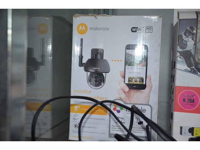 Soundbare samsung hw-s60b, buitencamera motorola focus73, camera sports, harmony hub logitech - afbeelding 6 van  8